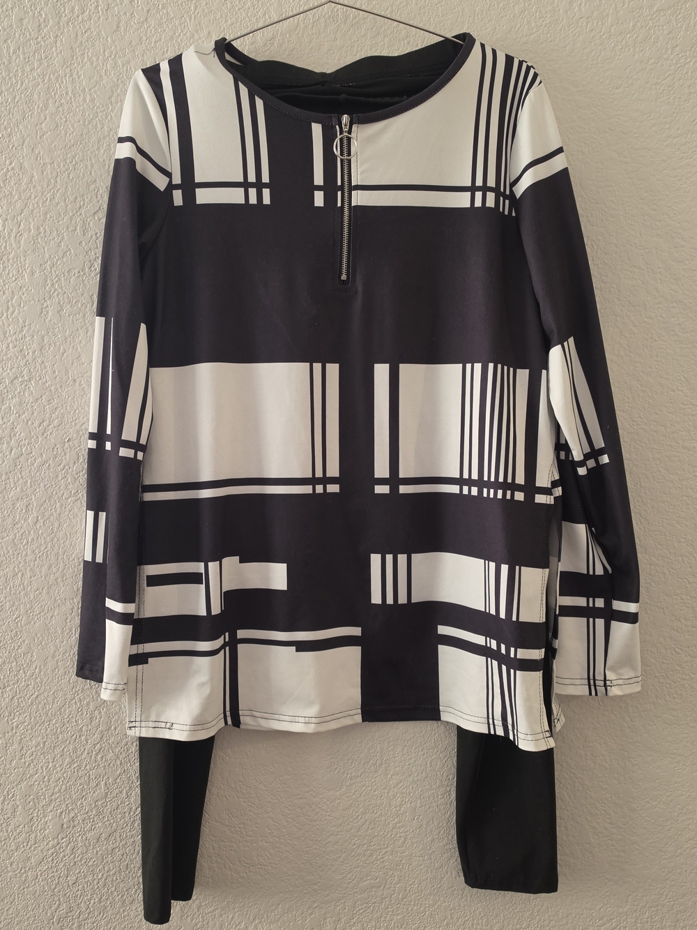 2 Piece Black & White Geometric Zip-Front Long Sleeve Top And Black Leggings